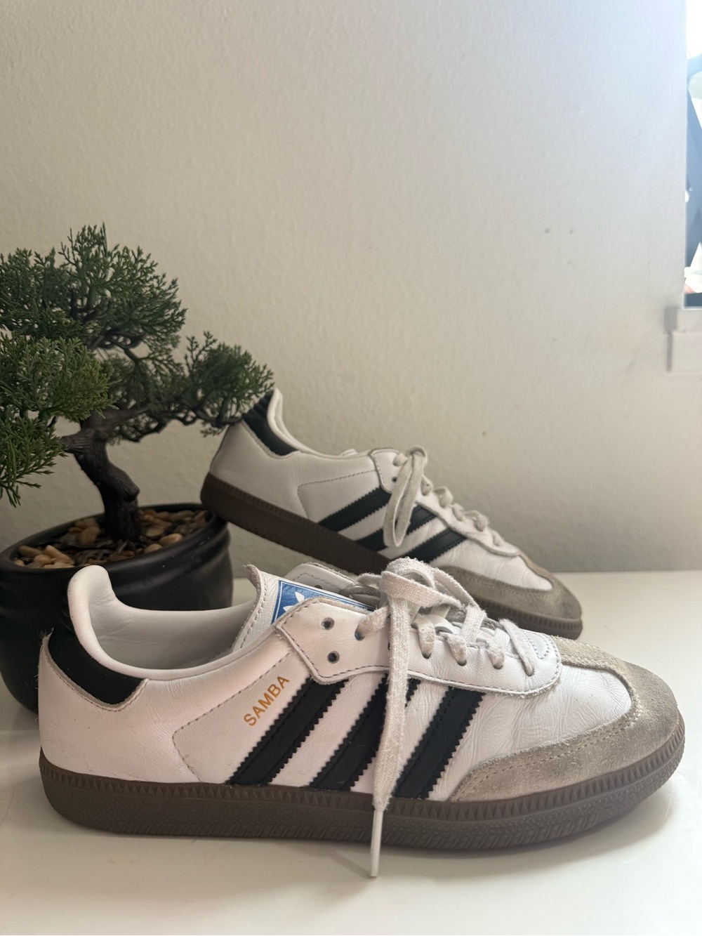 adidas Samba Women size 6 White Sneakers with Black Stripes and Brown Gum Sole